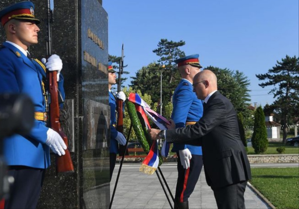 PIJETET SRPSKOM HEROJU Ministar Vučević položio venac kod Spomenika