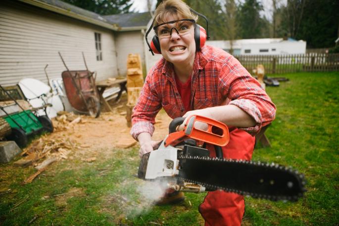 Человек Бензопила Вибратор