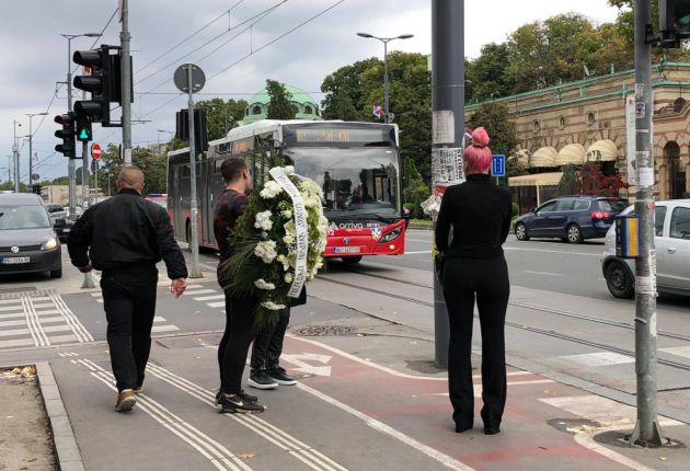 Futa Stigao Na Novo Groblje Vidno Skrhan Ovde E Biti Sahranjena