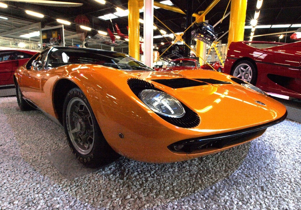 Lamborghini Miura p400 SV оранжевый