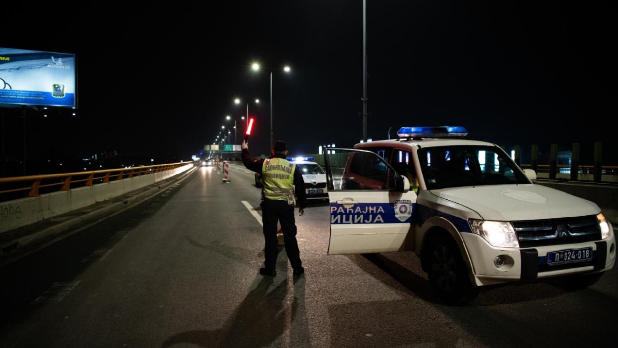 "Ljudi su vrištali, strašno je puklo" Haos u centru Beograda, saobraćaj obustavljen: Više osoba povređeno nakon sudara tramvaja (FOTO)