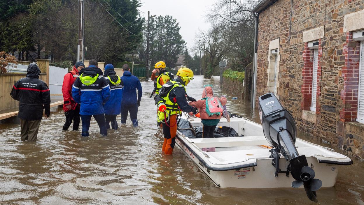 Kritična situacija u Francuskoj: Na snazi crveni meteoalarm, obilne padavine izazvale poplave - evakuisano više od 250 osoba (FOTO/VIDEO)