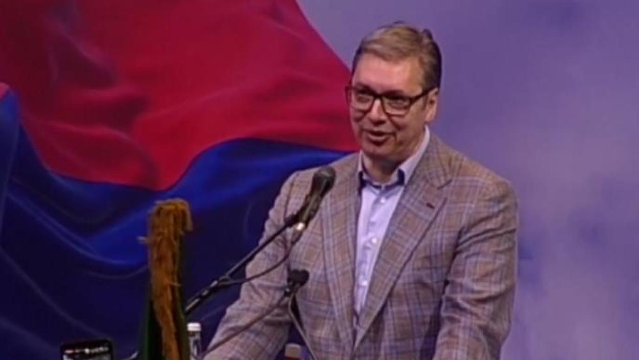 VUČIĆ SE OBRAĆA NARODU U ZAJEČARU - predsednik obećao ulaganja u istok Srbije: Stiže zdravstvena stanica vredna 281 miliona!