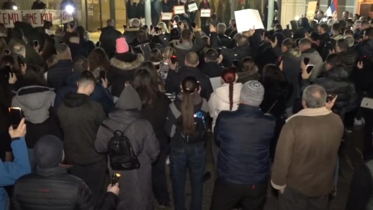 Zastava Sandžaka na protestu studenata u Prijepolju: Traže otcepljenje od Srbije (FOTO)