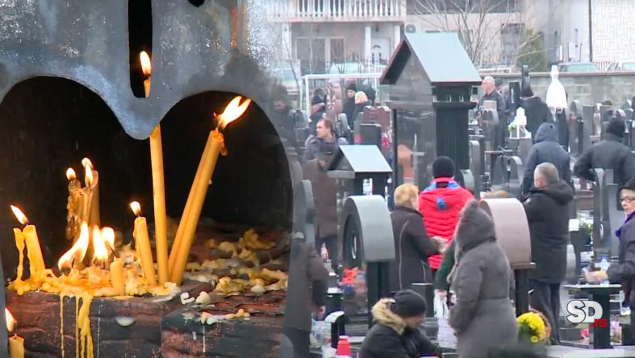 U subotu su ZIMSKE ZADUŠNICE: Ovo OBAVEZNO iznesite od hrane i pića, a evo šta NIKAKO NE SMETE izgovarati na groblju