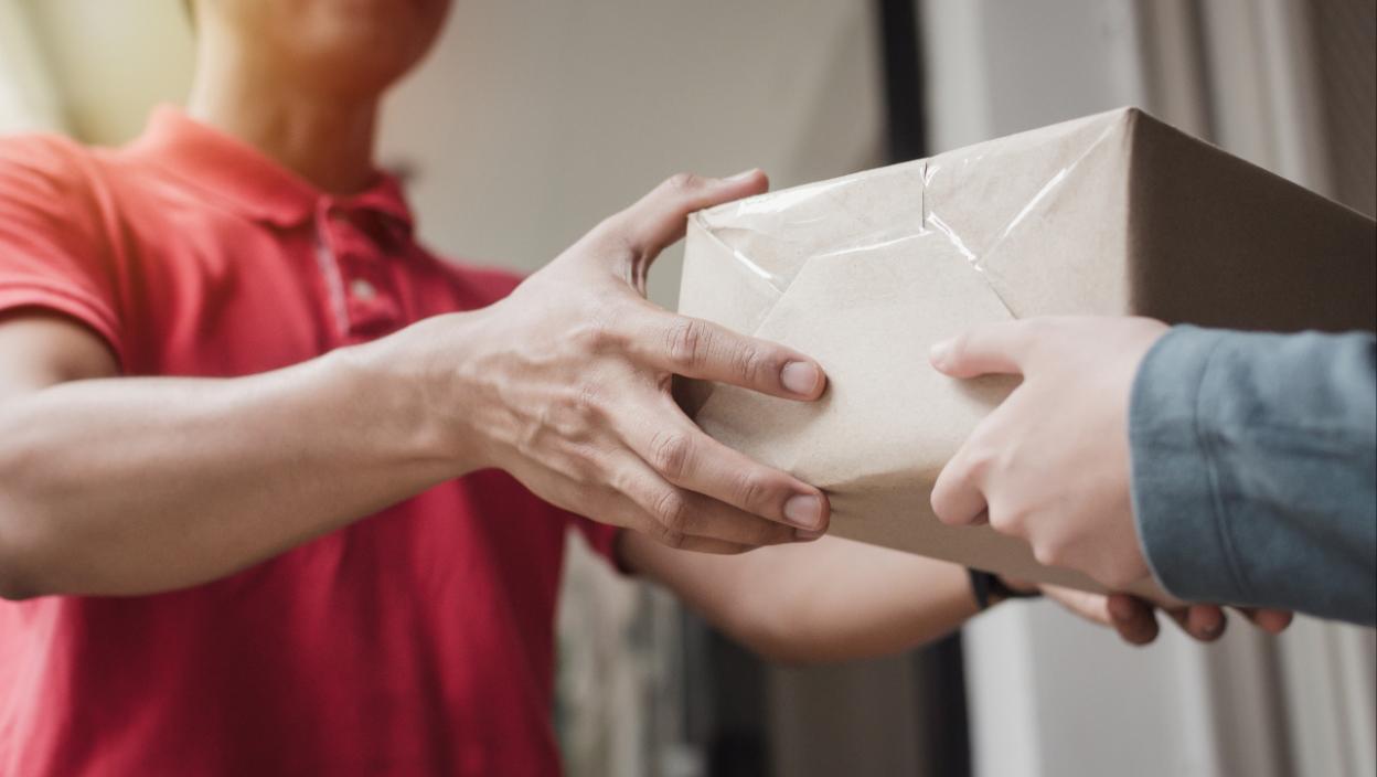 Poskupljenje kurirskih usluga šokiralo građane: Cena dostave sada najmanje 650 dinara