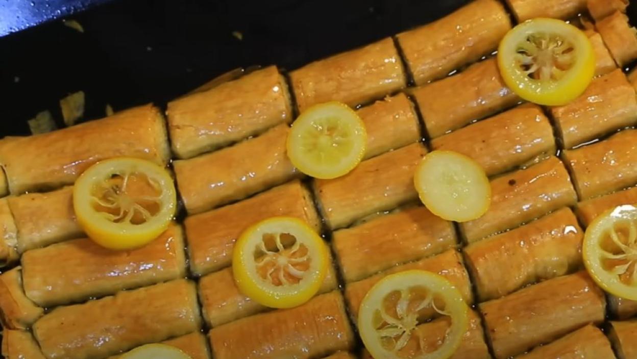 Posne BAKLAVA ROLNICE sa orasima i grizom zvezda su svake trpeze - Bogat fil se topi u ustima, a hrskava kora osvaja na prvi zalogaj