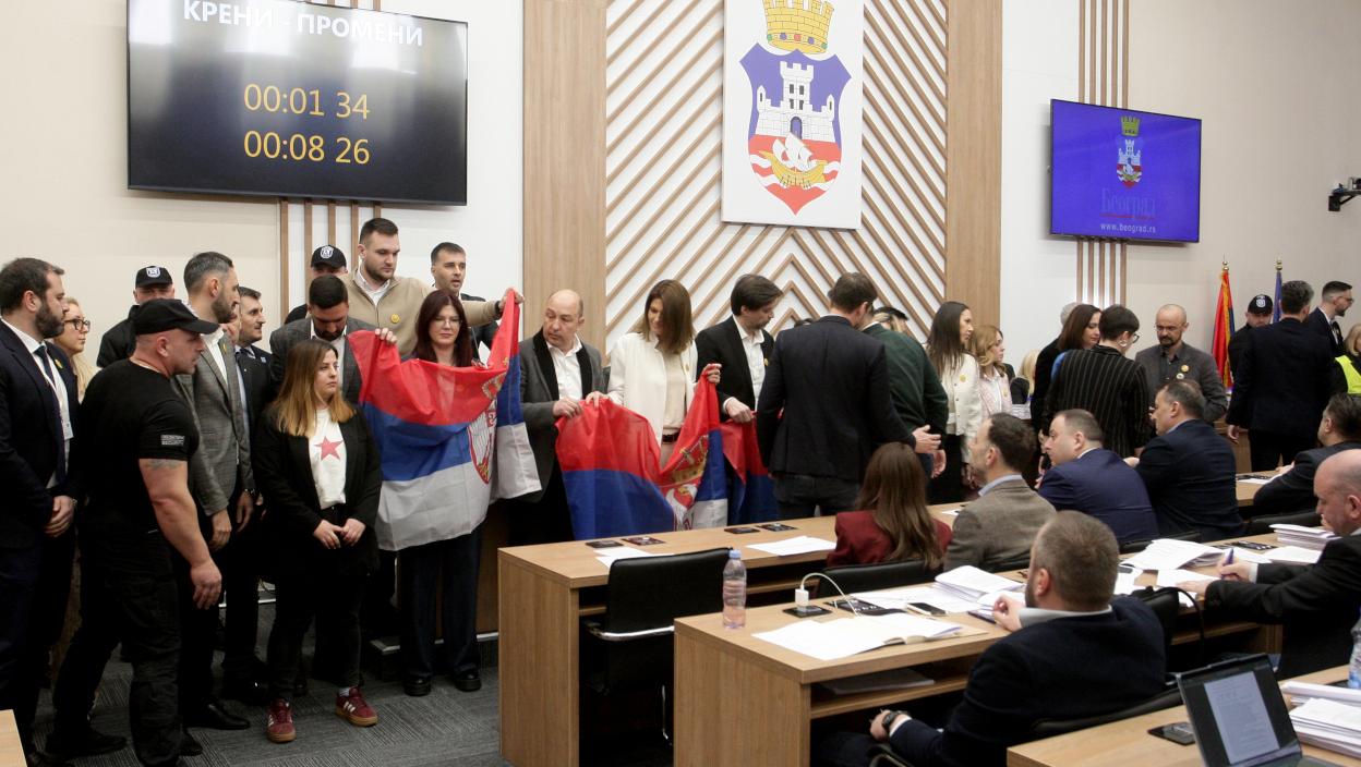 Gradonačelnik Šapić osudio incident na današnjoj sednici: Skrnavljenje srpske himne i zastave u Skupštini grada nezapamćeno u srpskom društvu i našem gradu