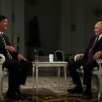 Vladimir Putin i Taker Karlson